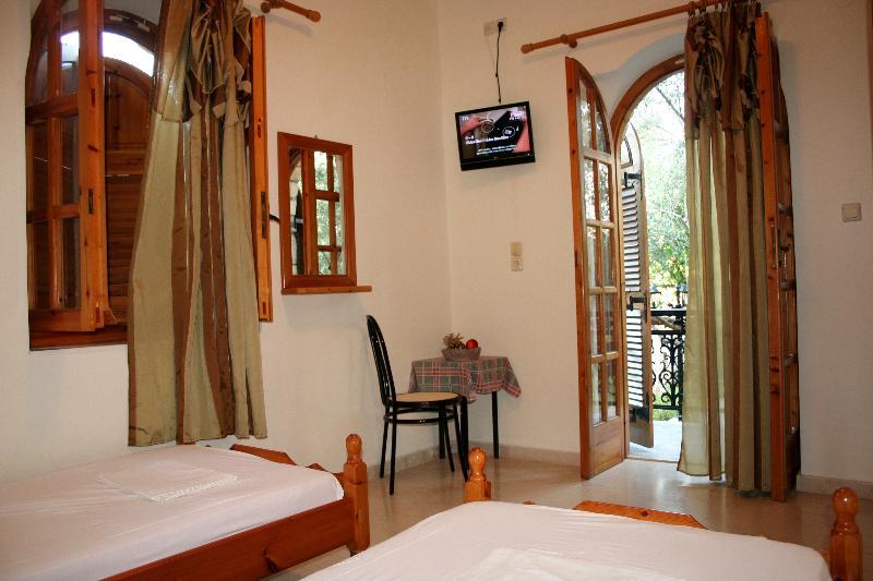 Nikas Rooms & Apartments 斯陶帕 外观 照片
